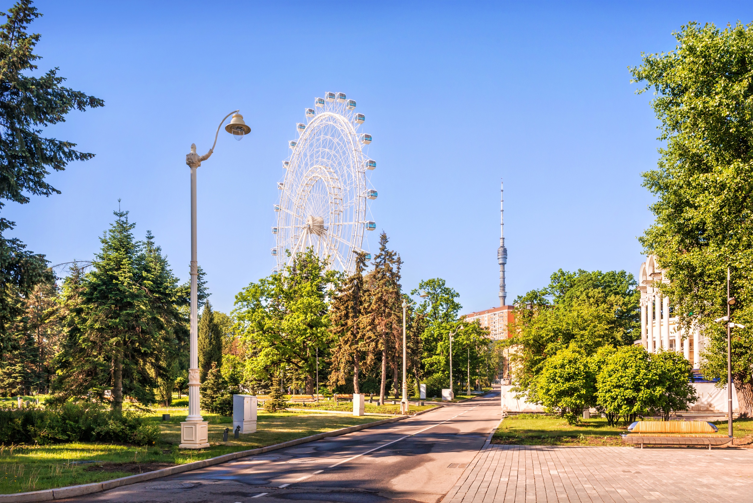 6 ferris-wheel-sun-moscow-vdnkh-pavilion-chocolate-museum-moscow.jpg