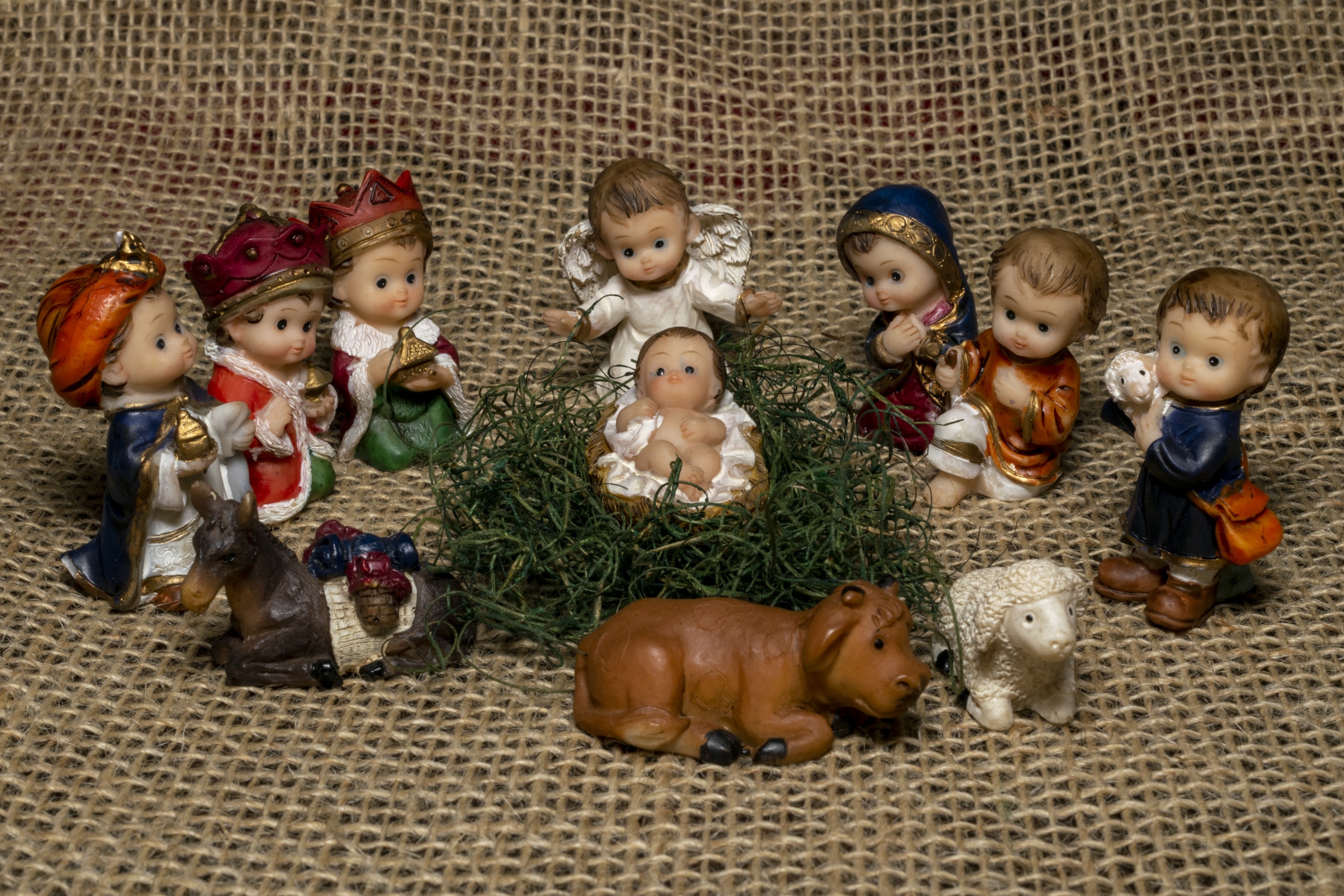 nativity-scene-mini-crib-with-baby-jesus-three-wise-men-mary-joseph-shepherd-animals.jpg