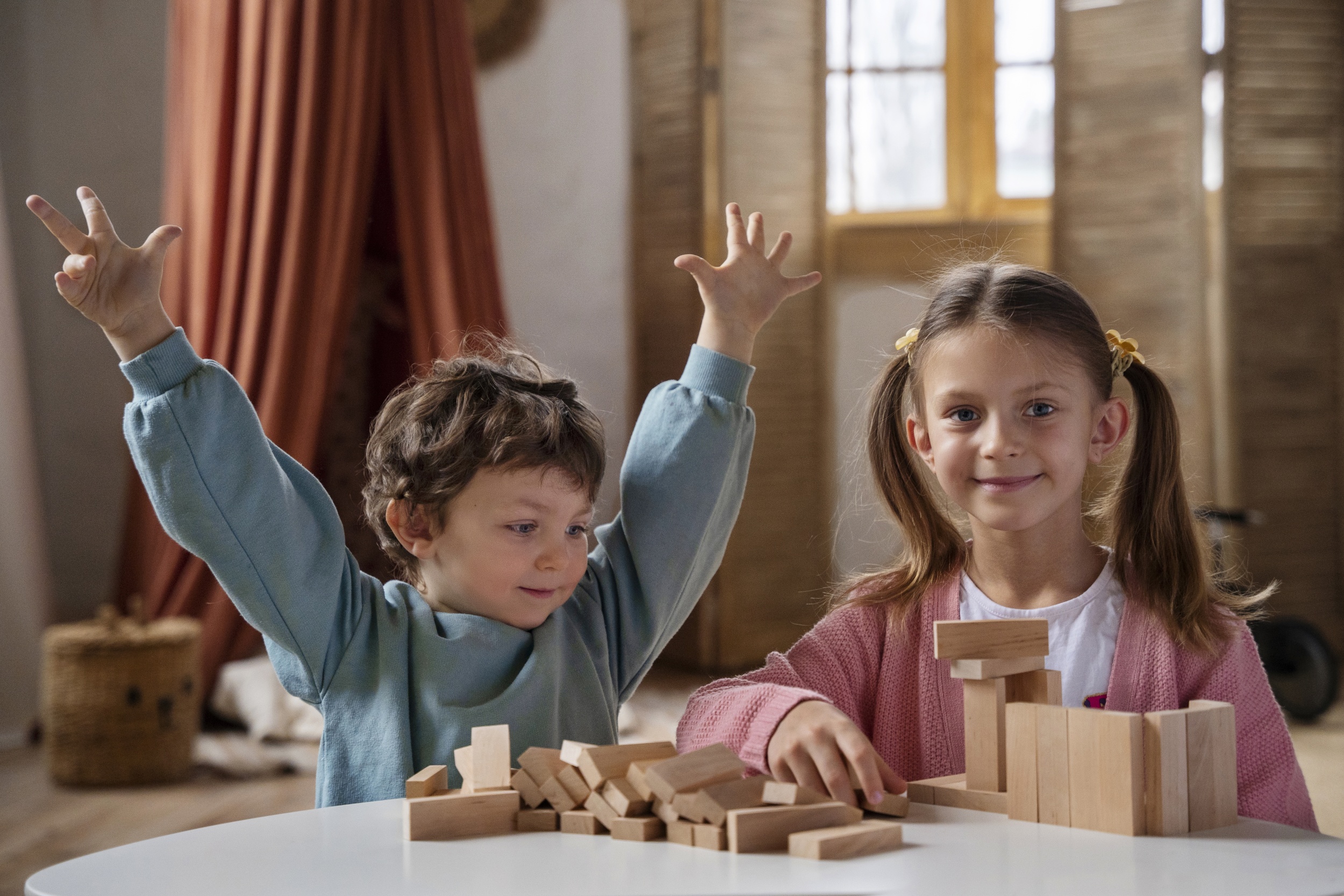medium-shot-kids-playing-memory-game.jpg
